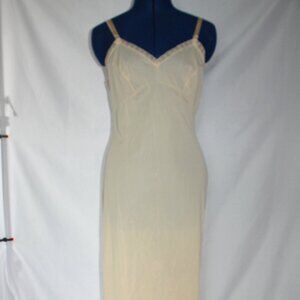 Vintage Penney’s Gaymode Full Slip Nude Dress Floral Lace Lingerie Size 34/12